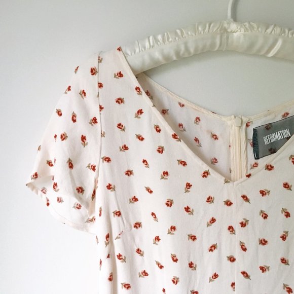 Reformation Raleigh Dress in "Cherries," Size 6 - Picture 5 of 6